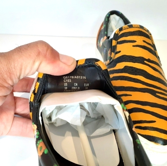 Coach women Tiger King shoes - Picture 5 of 5